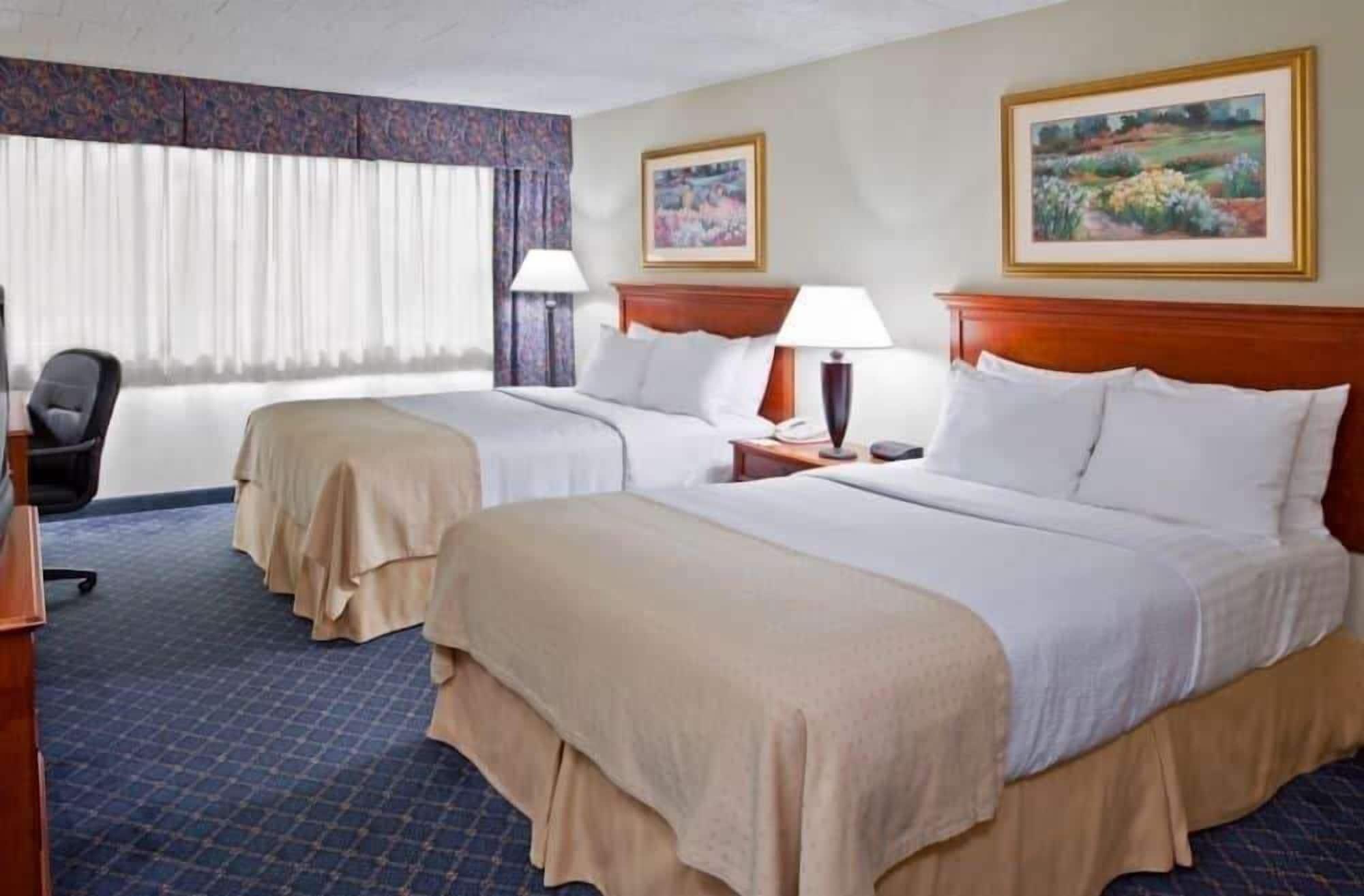 Ramada By Wyndham Uniontown Hotel Kültér fotó