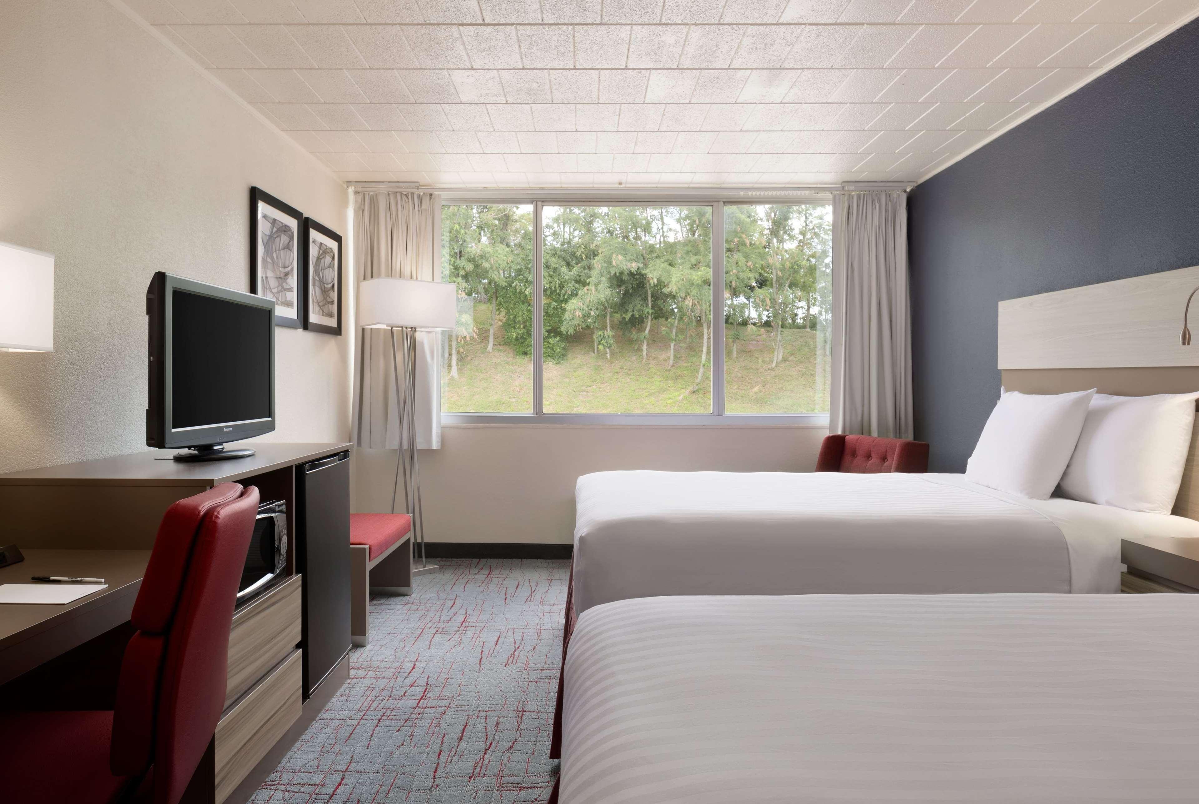 Ramada By Wyndham Uniontown Hotel Kültér fotó