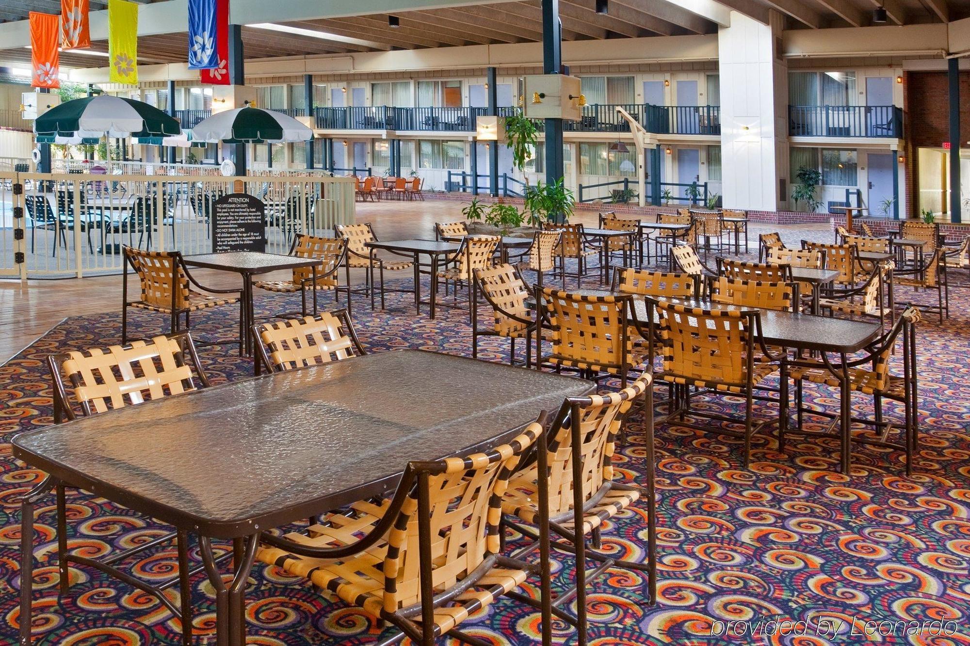 Ramada By Wyndham Uniontown Hotel Étterem fotó