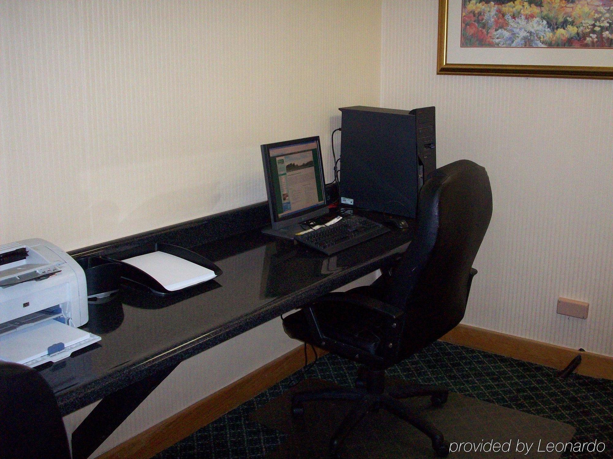 Ramada By Wyndham Uniontown Hotel Létesítmények fotó