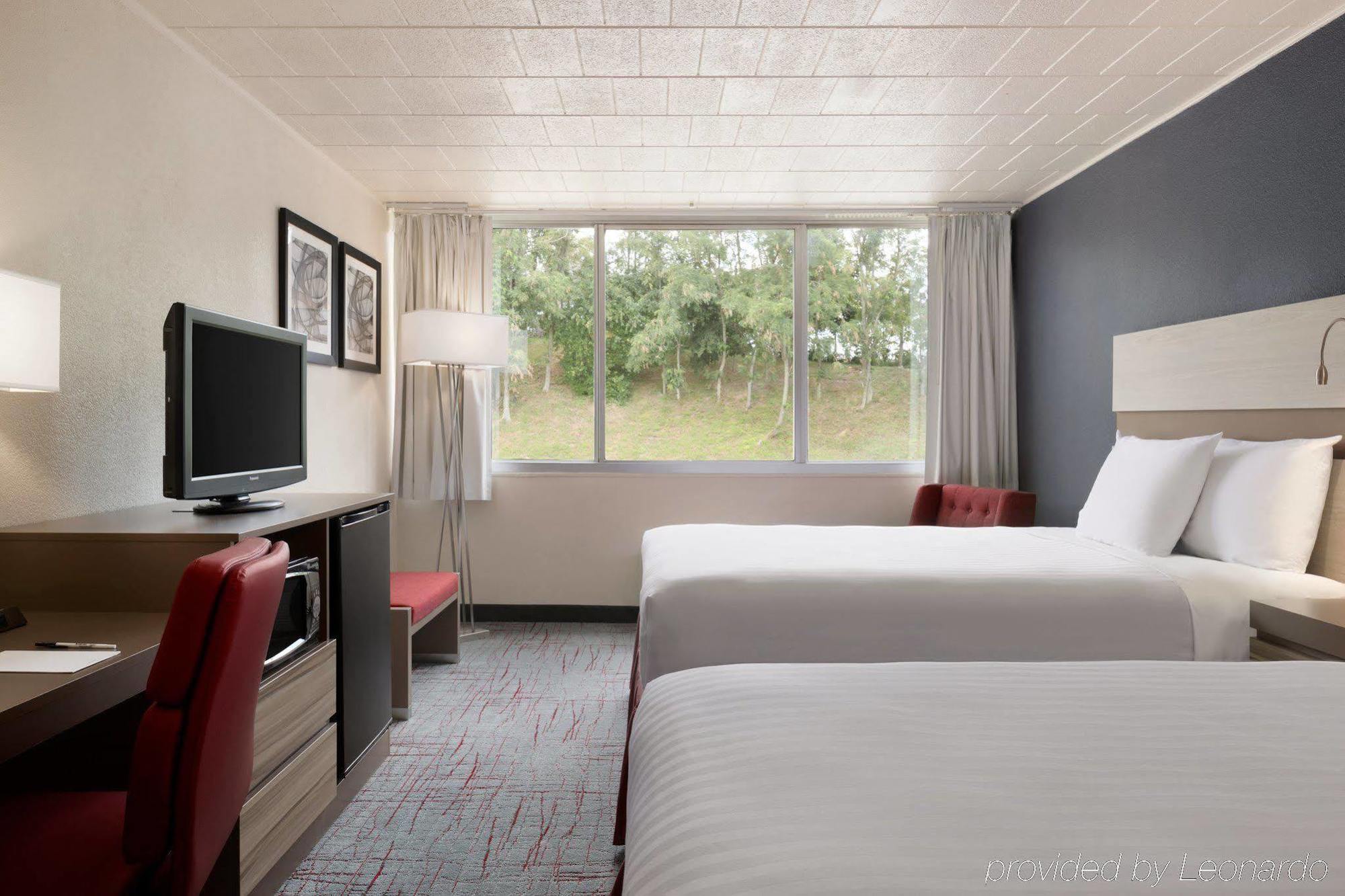 Ramada By Wyndham Uniontown Hotel Kültér fotó