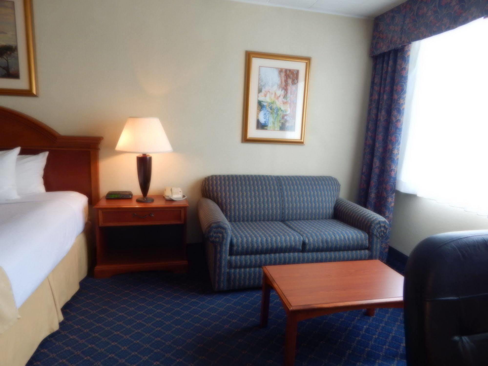 Ramada By Wyndham Uniontown Hotel Kültér fotó
